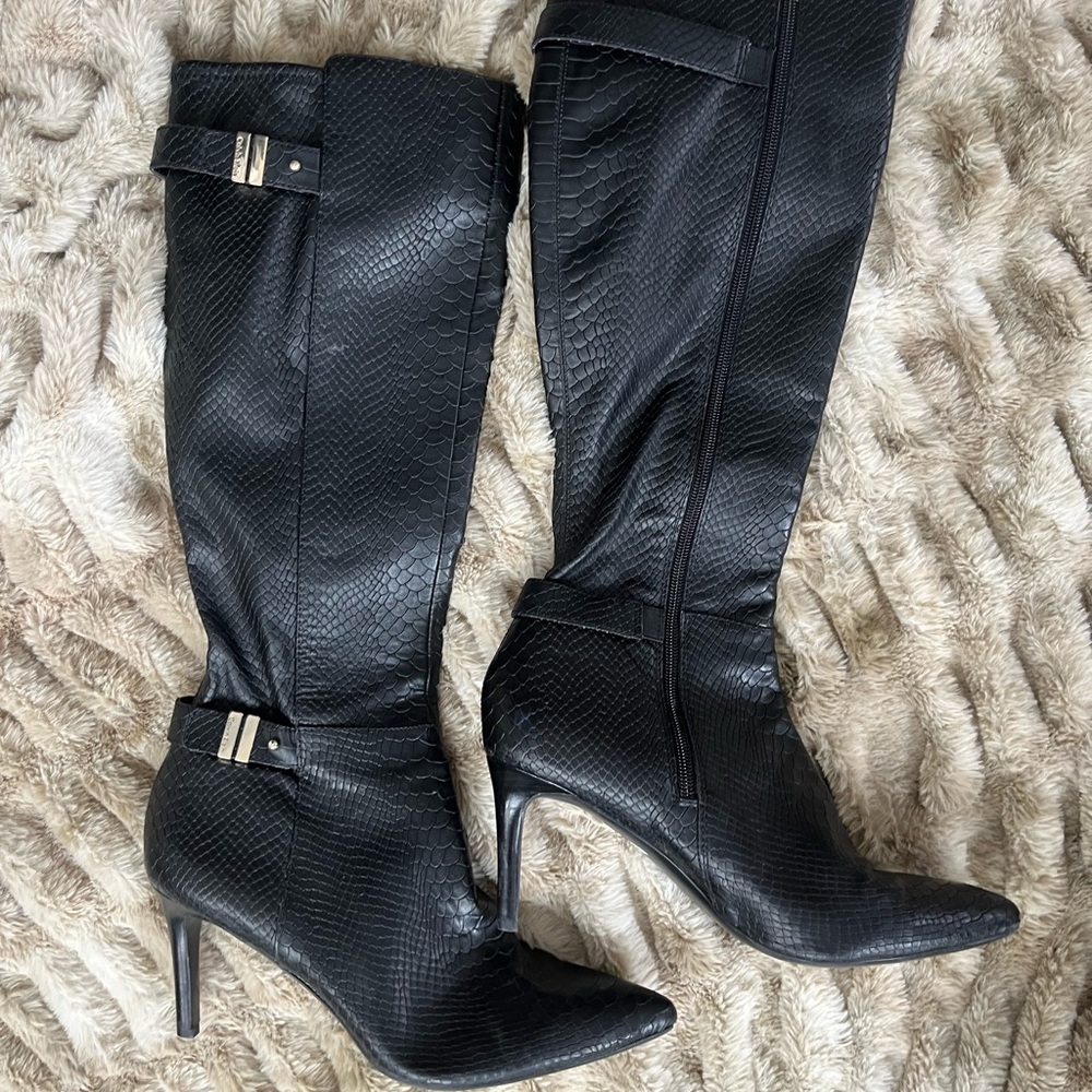 Calvin Klein Black Textured Heeled Boots | Designer Boot | Size 9